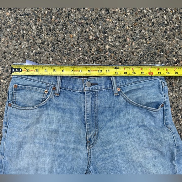 Distressed Levi’s 527 34x34 Jeans - Picture 4 of 8